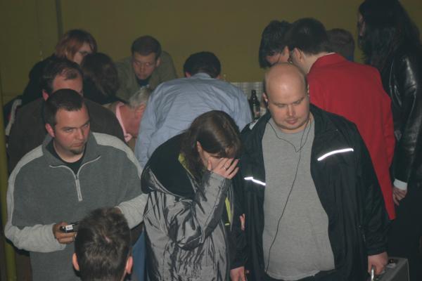 Ein gro&szlig;er Andrang beim Signieren