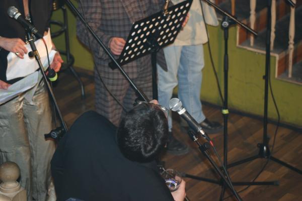 Oliver D&ouml;ring beim "Blut-Gurgeln"