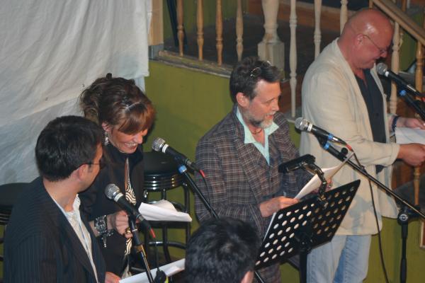 Alle Sprecher gemeinsam auf der B&uuml;hne